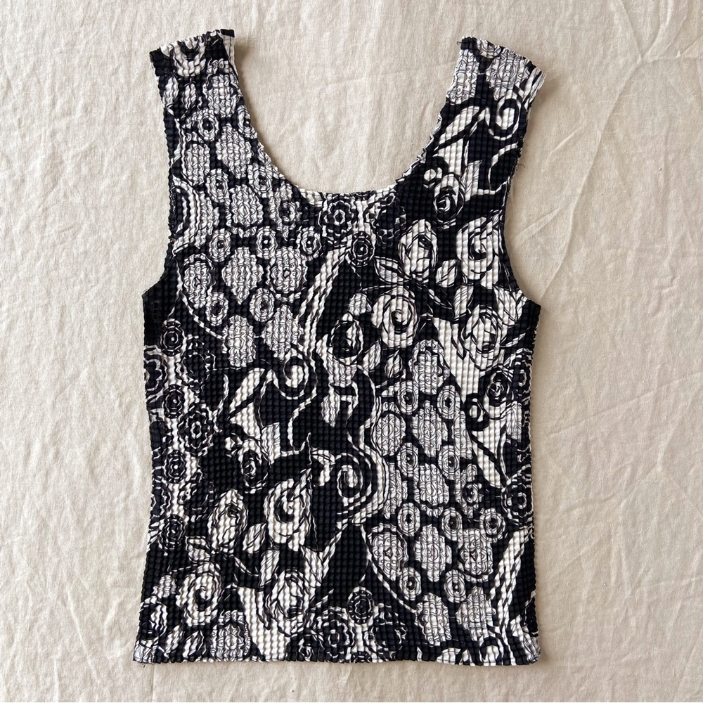 Vintage crinkled fitted abstract floral print tank top black and white - Picture 5 of 6